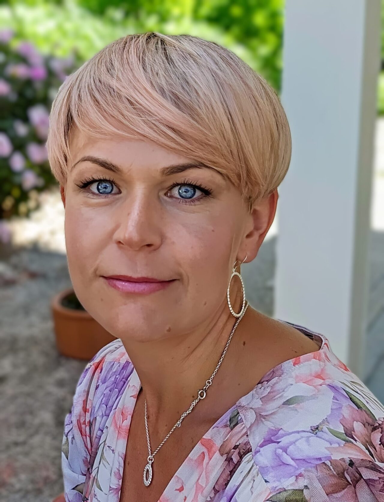 Pia Halli, Professio