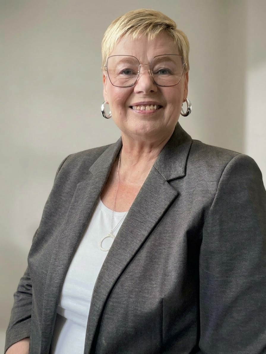 Annika Berg, Professio